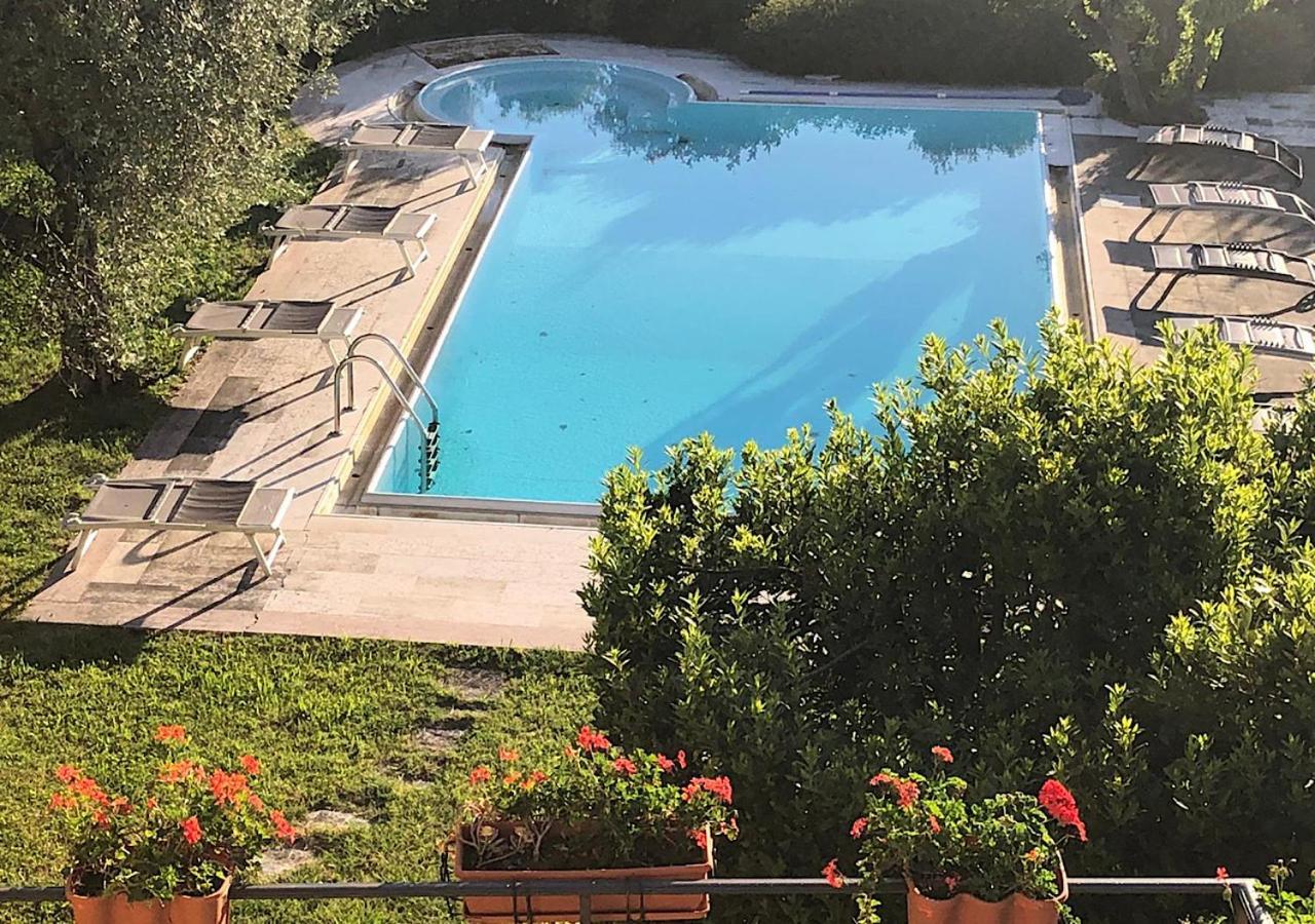 Villa Elena Appartamento In Villa Montinelle Екстер'єр фото